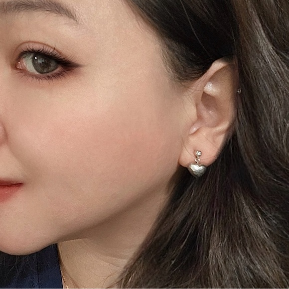 Vintage Tiffany & Co. Paloma Picasso Diamond 18k Hammered Heart Dangle Earrings - Picture 9 of 9